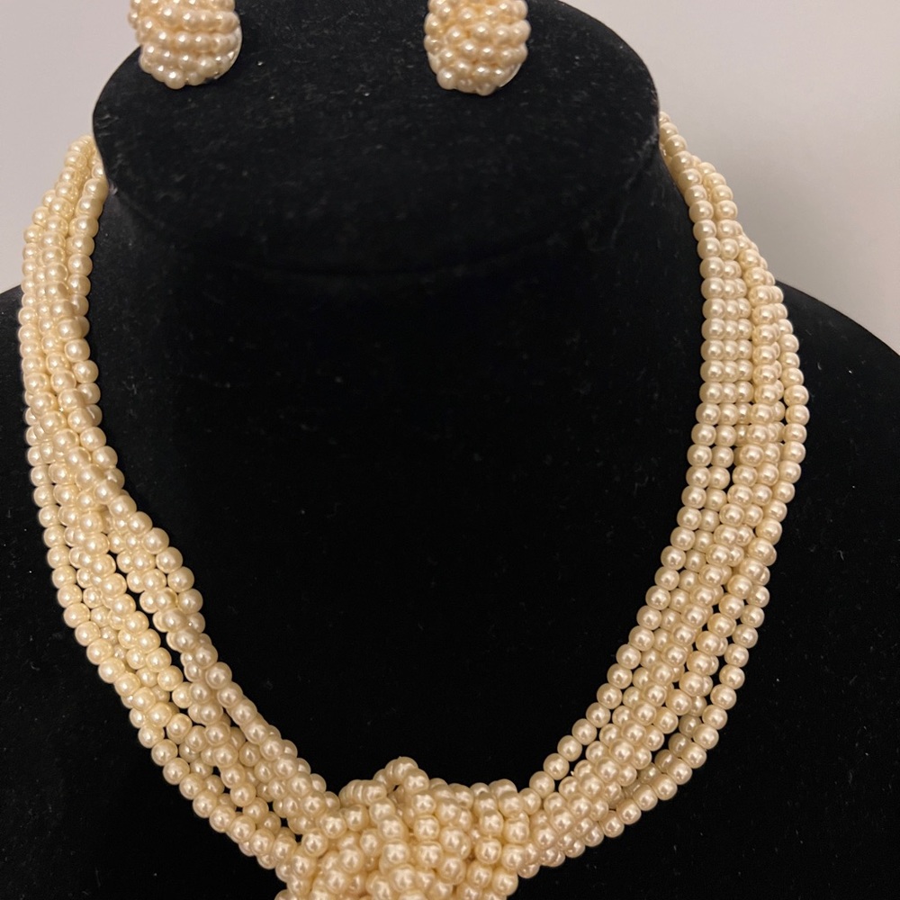 AVON VINTAGE JEWELRY SET - Picture 3 of 4